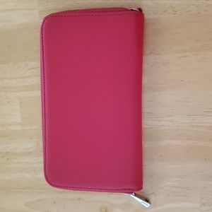 Brand new Thirty-one All About the Benjamins wallet